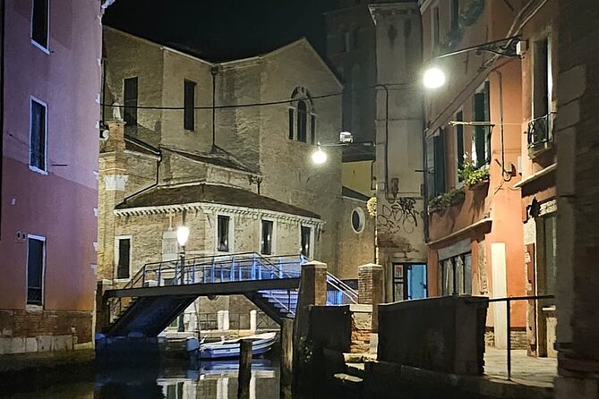 Venice Night Boat Tour from Zattere - Ending through Canal di San Vio: a romantic close to the route