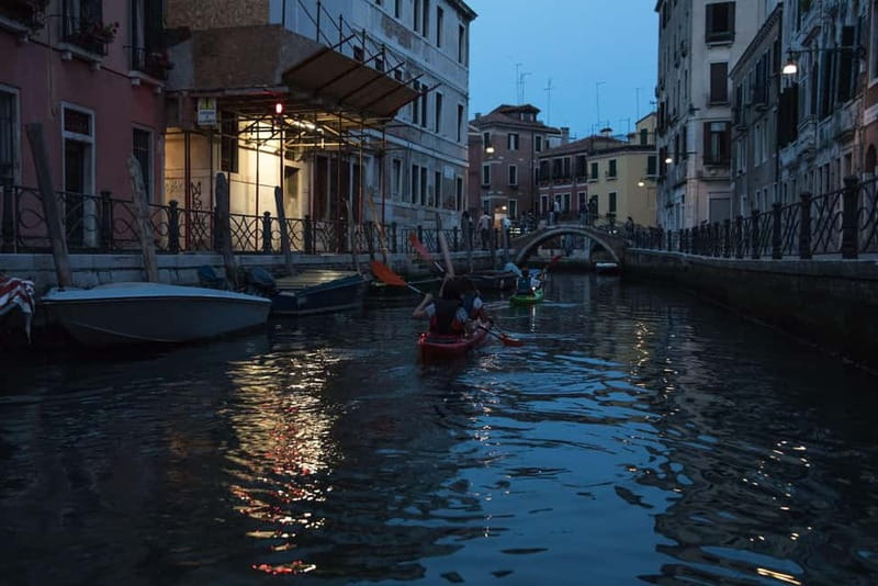 Venice: Night + Sunset Kayak Tour Kayak in the Canals - Key things I’d bank on before you go