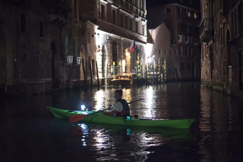 Venice: Night + Sunset Kayak Tour Kayak in the Canals - How the 100 Minutes Play Out on the Water