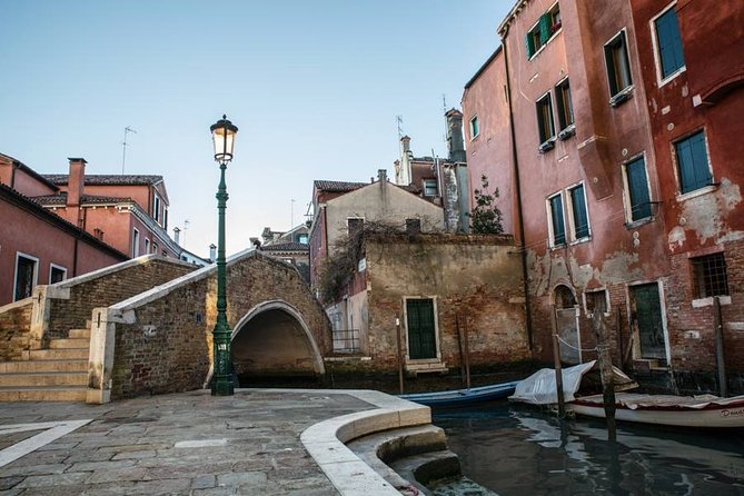 Venice Off the Beaten Path: Private Tour in Venice with a Local - Customization With Lucia: One-on-One Means You Don’t Waste Time