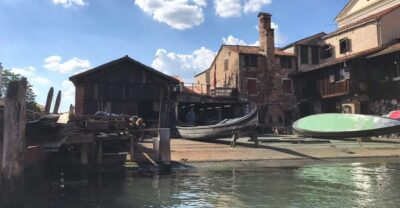 Venice: Off the Beaten Path Walking Tour - Meeting in Dorsoduro: Campiello dei Squelini and how to start smoothly