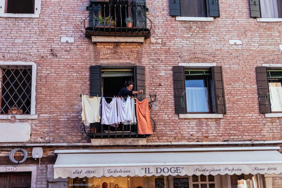Venice: Off the Beaten Track Private City Tour - Street art and hidden architectural gems in Dorsoduro