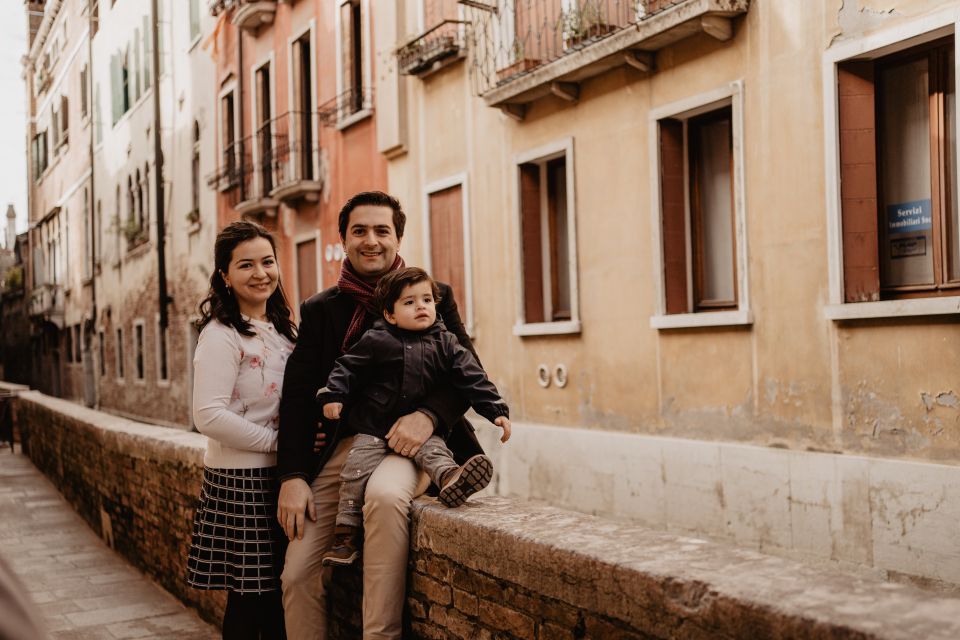 Venice: Personal Travel and Vacation Photographer Services - Clothing, shoes, and the Venice walking reality