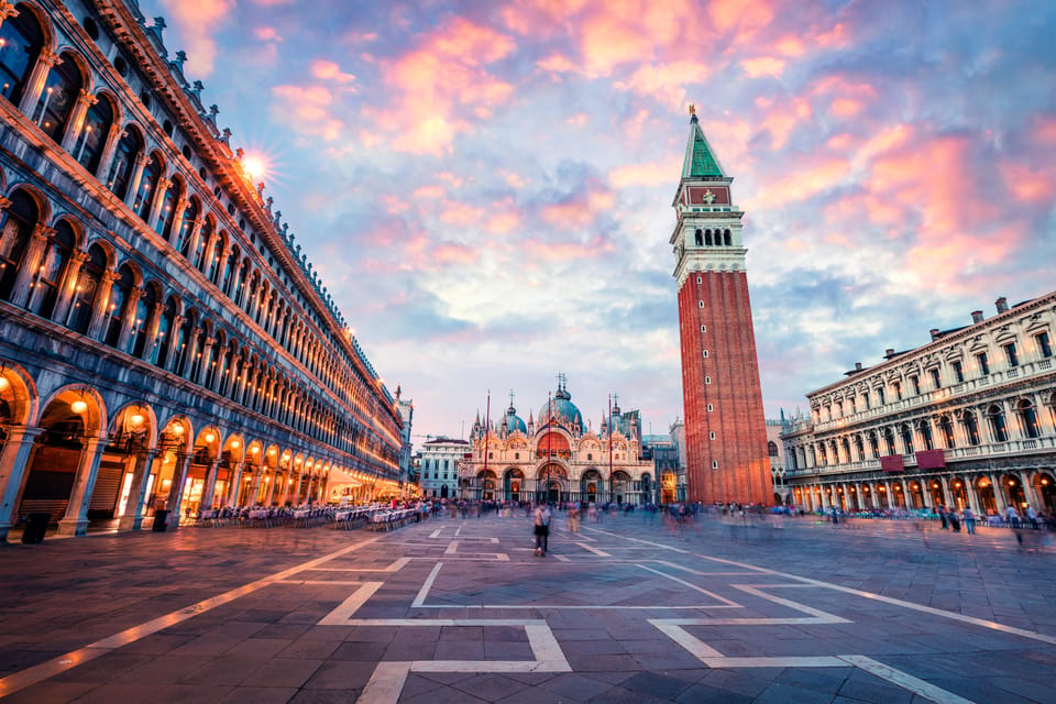 Venice: Priority Access to St. Mark's Basilica & Guided Tour - Outside first: facade mosaics and Old Testament vs New Testament