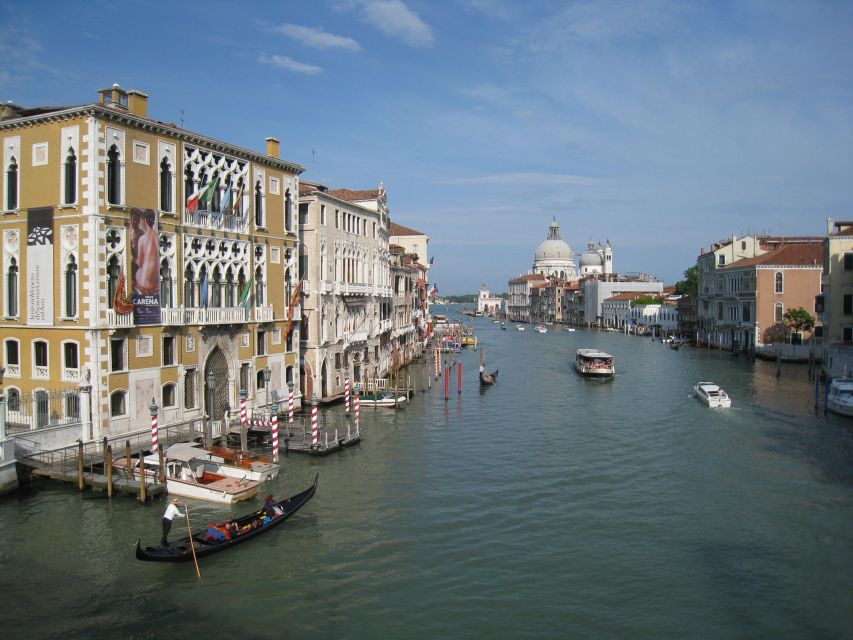 Venice: Private 2-Hour Walking Tour - Starting at Colonna di San Todaro and the two Piazza San Marco columns