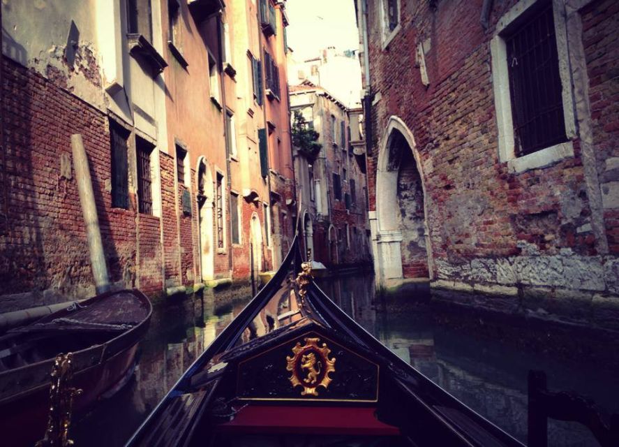 Venice: Private After Dark Tour and Gondola Ride - Entering Venice’s Night Side: Where the Tour Starts