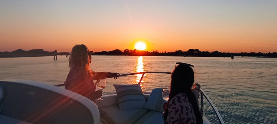 Venice: private boat tour to Murano, Burano, Torcello - Venice from the water: how the guided time helps you connect the dots