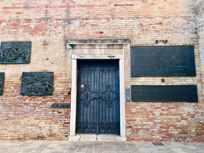 Venice: Private Cannaregio and Jewish Quarter Tour - Campo dei Mori, Arab merchants, and the feel of old streets