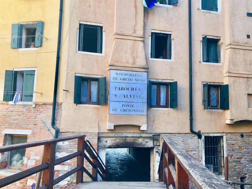 Venice: Private Cannaregio and Jewish Quarter Tour - Timing, footwear, and meeting point tips near Rialto
