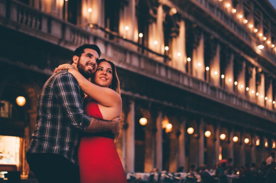 Venice: Private Gondola Ride with Professional Photographer - Your Online Gallery: Edited Images Within Five Working Days