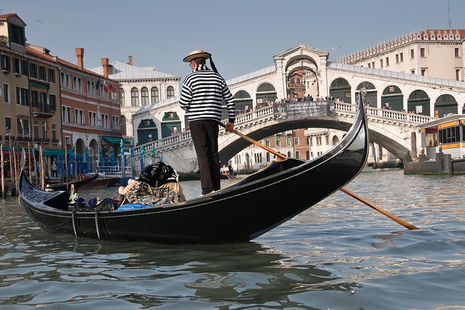 Venice Private Tour fast access, Doge Palace, St Mark's Basilica - Ponte dei Sospiri: The Bridge That Turns Architecture Into Drama