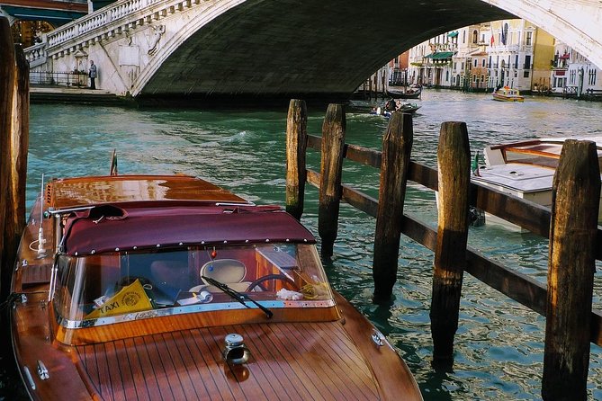 Venice Private Transfer (Hotel, Port, Venice or Treviso Airport, Mestre TrainSt) - Meeting up in Venice, Mestre, and Treviso: staying oriented