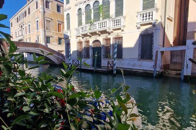 Venice Private Walking Tour - Campo San Zulian: the ticket-free square where daily life leaks in