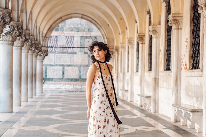 Venice Professional Photoshoot (up to 6 people included) - The shoot flow: what a 30-minute session feels like