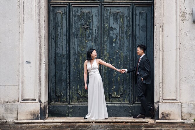 Venice Professional Photoshoot (up to 6 people included) - Picking the right package for your group size and energy
