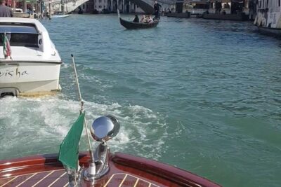 Venice S.Lucia Station to Venice Hotels or viceversa - Timing and Timing Drama: How to Avoid the Bad Version