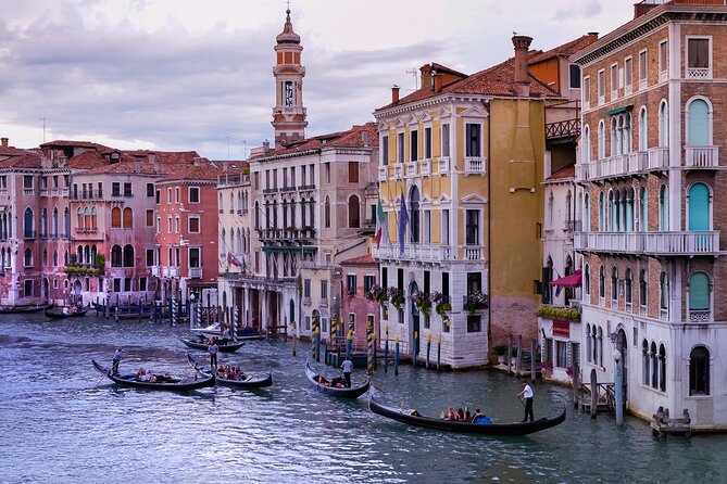Venice Scavenger Hunt and Highlights Self Guided Audio Tour - Using the World City Trail App Without Getting Stuck