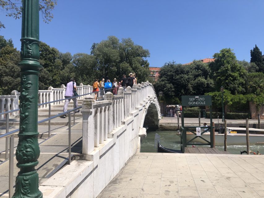 Venice Secret Food Tour - Finding Teatro Italia and the orange umbrella