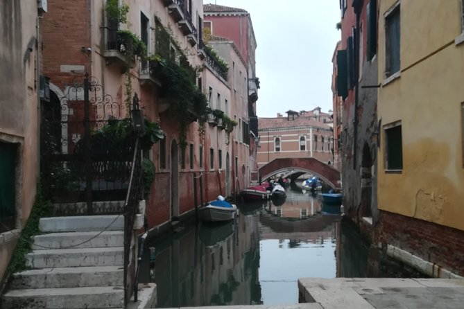 Venice Sightseeing Walking Tour with a Local Expert - Campiello dei Squelini: your launch point in Dorsoduro