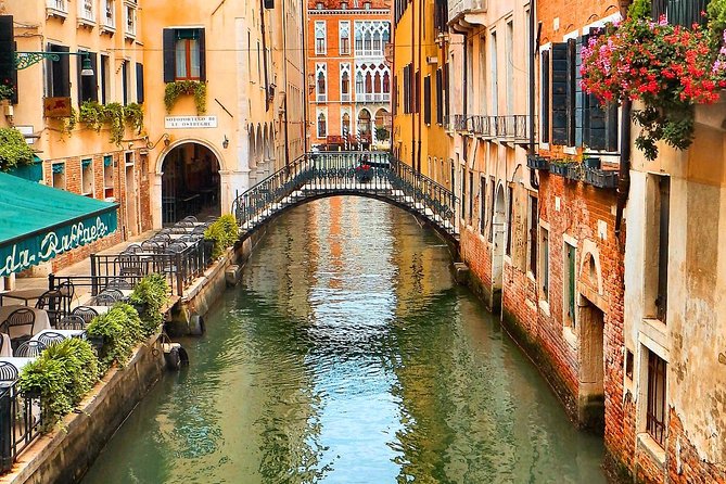 Venice Sightseeing Walking Tour with a Local Expert - A lay confraternity turned art exhibition spot