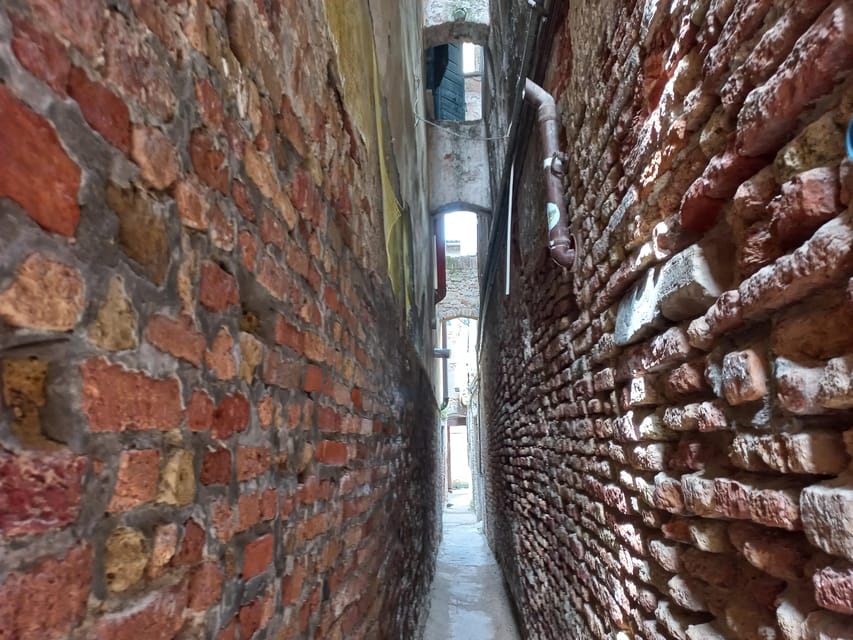 Venice Small-Group Walking Tour: Secrets & Hidden Gems - Strada Nova and Calle Varisco: Finishing Strong Near Santi Giovanni e Paolo