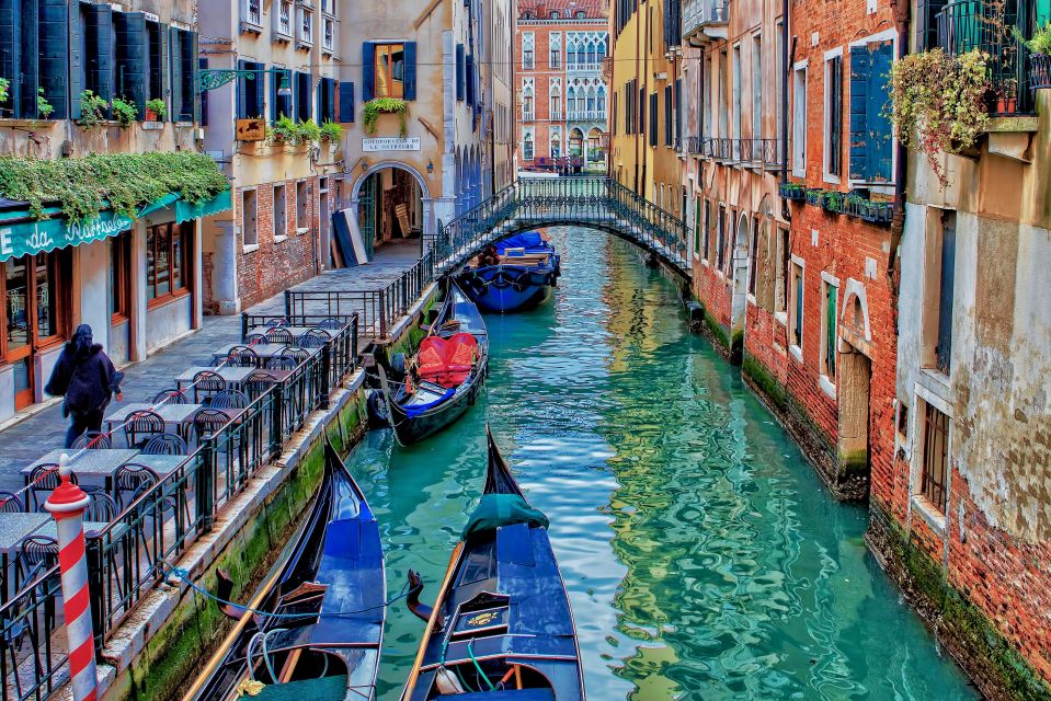 Venice: St Mark's Basilica, Doge's Palace, and Gondola Ride - FAQ