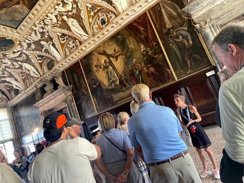 Venice: St. Mark's Basilica & Doge's Palace Tour with Ticket - Finding the Meeting Point Near the Waterfront Columns