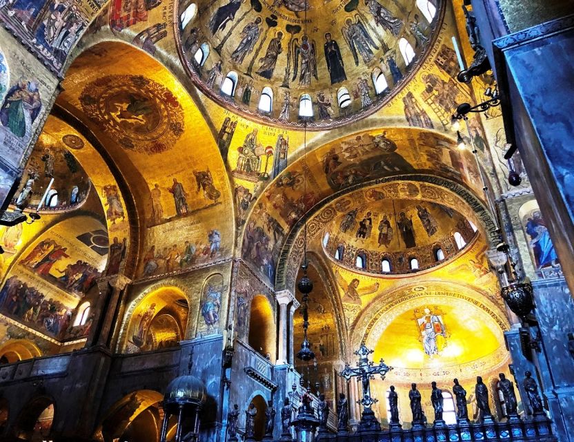 Venice: St. Mark's, Walking Tour and Gondola Combo - FAQ
