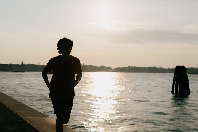 Venice Sunrise 1h Running Tour - The dawn photo strategy: pictures without fighting people