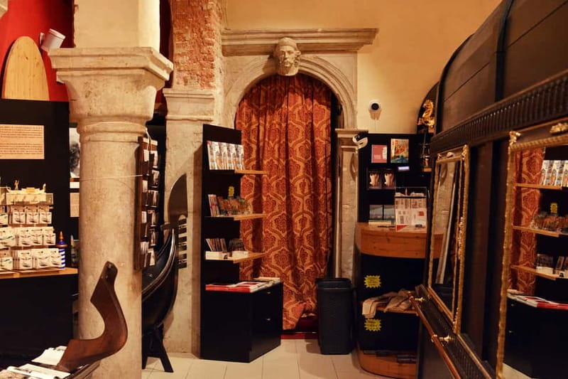 Venice: The Gondola Gallery 3D Experience - The 3D VR ride: Venice from the 1700s to Rialto Bridge