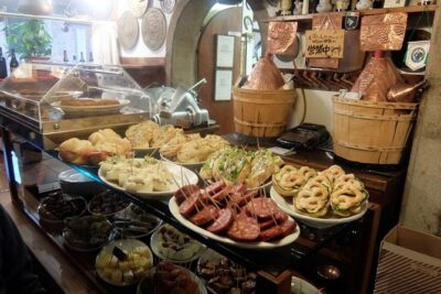 Venice Walking Tour: Eat and Drink - Stop 1: Venice as a street-level experience, not a museum label