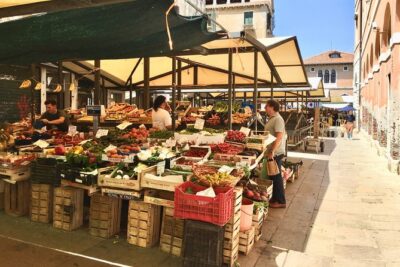 Walking in Venice Off-the-beaten Track - The walk starts at Santa Lucia, so you can plan like a local