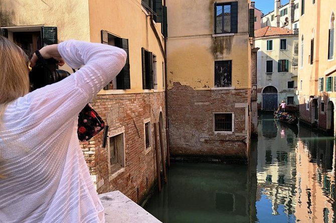 Walking Tour of Venice from St. Mark's Square to Rialto - Language coverage: what to expect by season